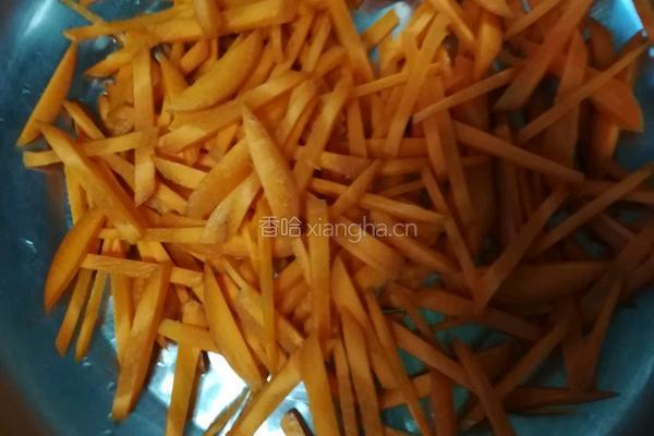 胡萝卜炒豆干的做法图解1