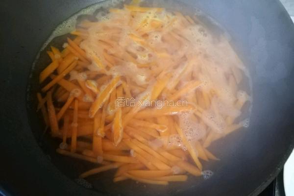 胡萝卜炒豆干的做法图解3