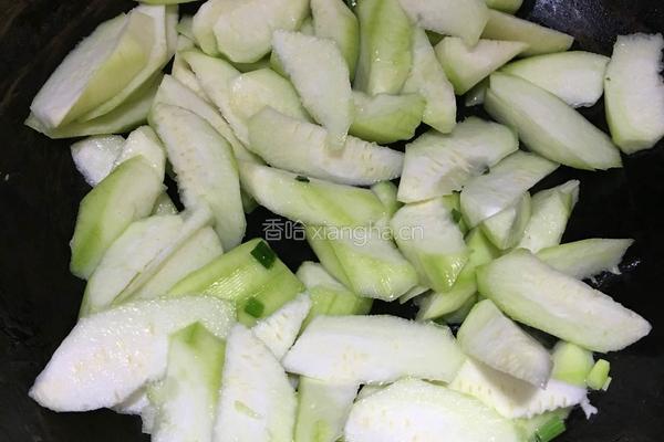 丝瓜烧肉圆的做法图解4