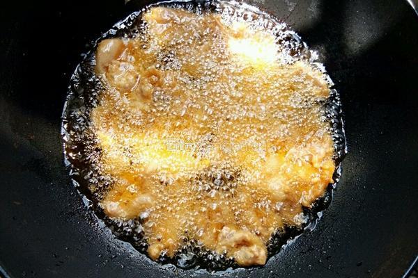 炸酥肉的做法图解7