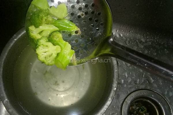 凉拌西蓝花的做法图解7