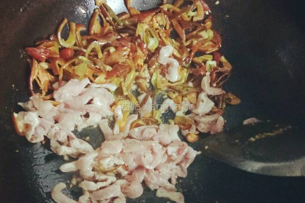 胡萝卜炒肉的做法图解4