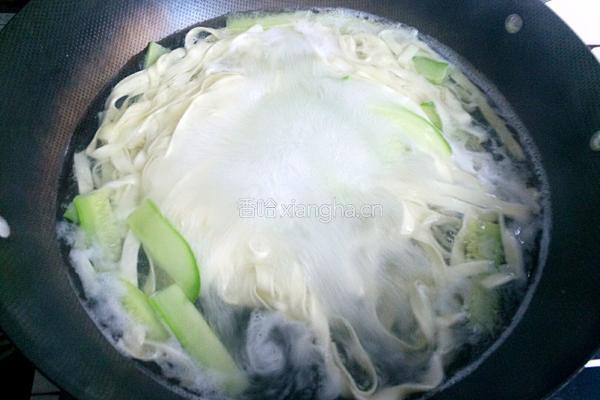 黄瓜肉酱面的做法图解8
