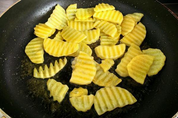回锅土豆肉片的做法图解4