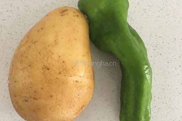 青椒土豆丝的做法图解1