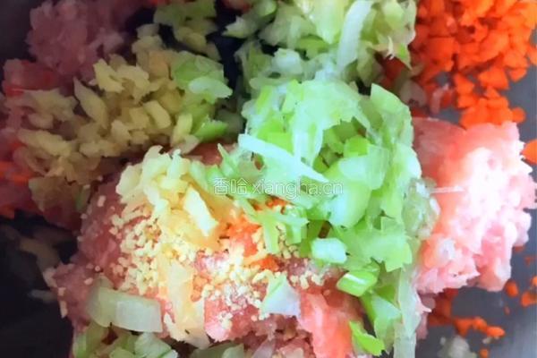 豆泡酿肉的做法图解1