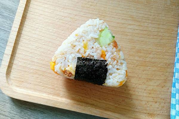 肉松三角饭团的做法图解9