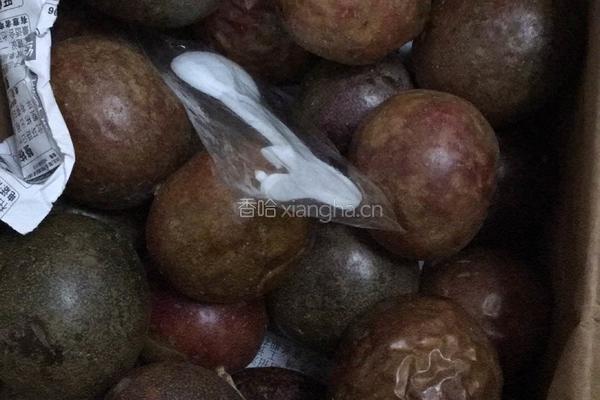 百香果酱的做法图解1