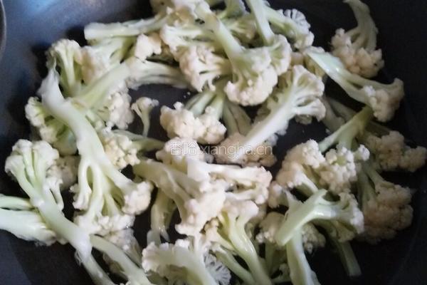 花菜炒肉的做法图解4
