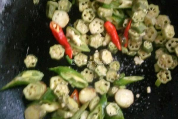 秋葵炒鸡蛋的做法图解3