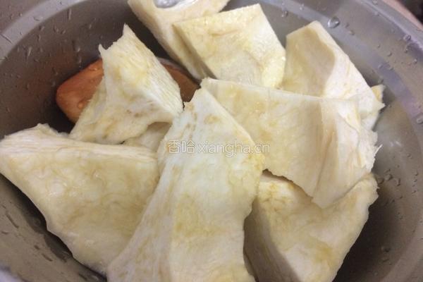 榴莲炖老母鸡的做法图解2