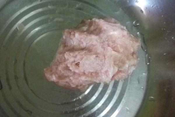 猪肉肠的做法图解1