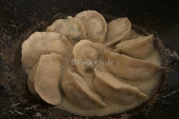 锅贴的做法图解2