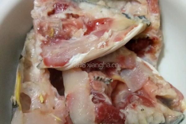 鱼头豆腐汤的做法图解1