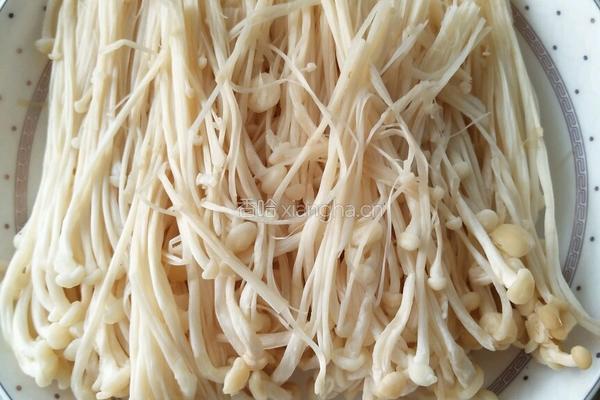 蚝油肉沫金针菇的做法图解1