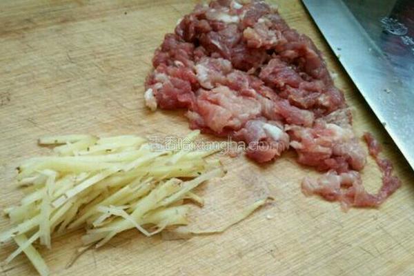 猪肉馅馄钝的做法图解1