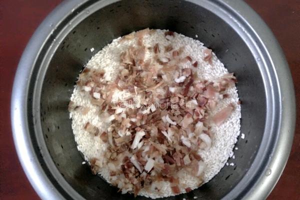 腊肉糯米饭的做法图解4