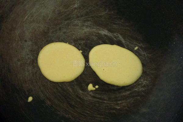 牛奶鸡蛋玉米饼的做法图解8