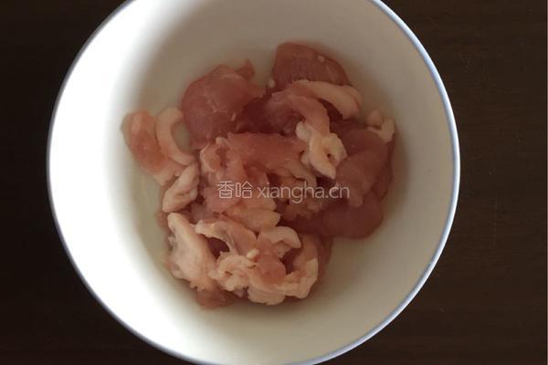 大头菜炒西红柿肉片的做法图解1
