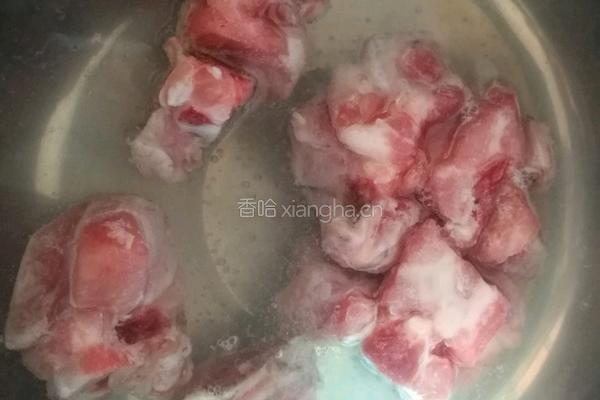 冬瓜黄豆排骨汤的做法图解1