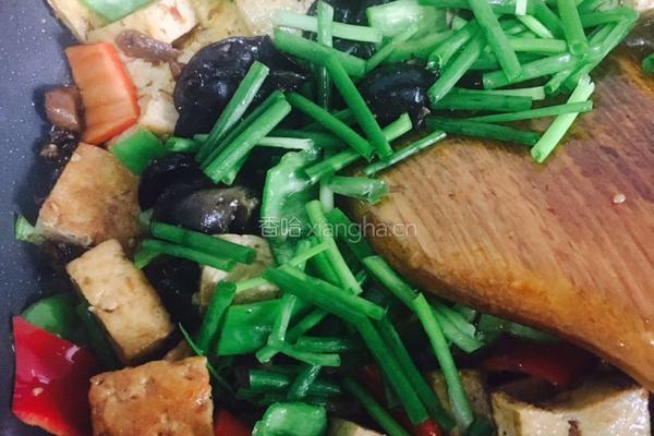香菇酱木耳烧豆腐的做法图解10