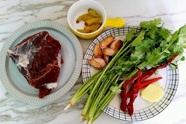 小炒牛肉的做法图解1