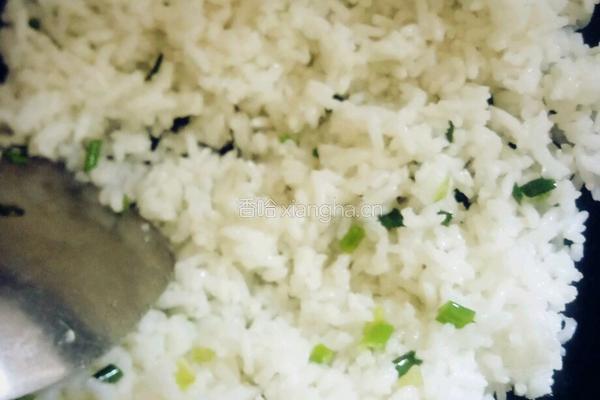 葱香香哈大颗粒香菇酱炒饭的做法图解5
