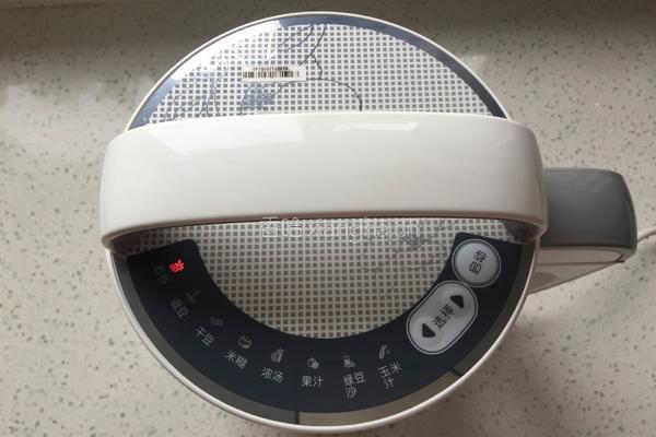红枣薏米豆浆的做法图解5