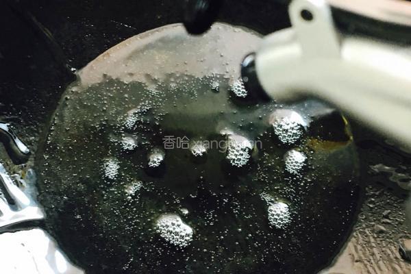 大粒香菇炒豆角的做法图解4
