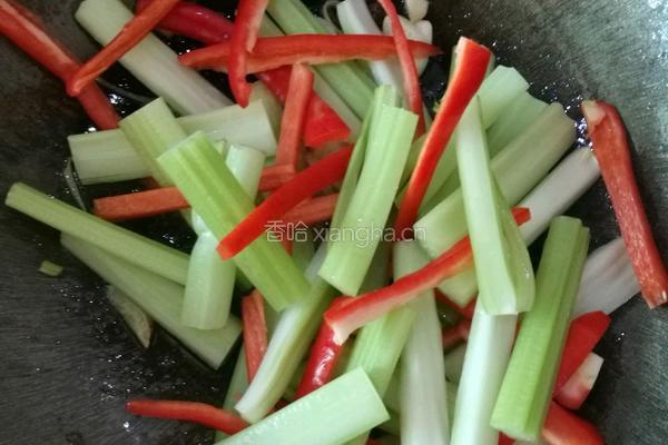 西芹炒牛肉的做法图解5