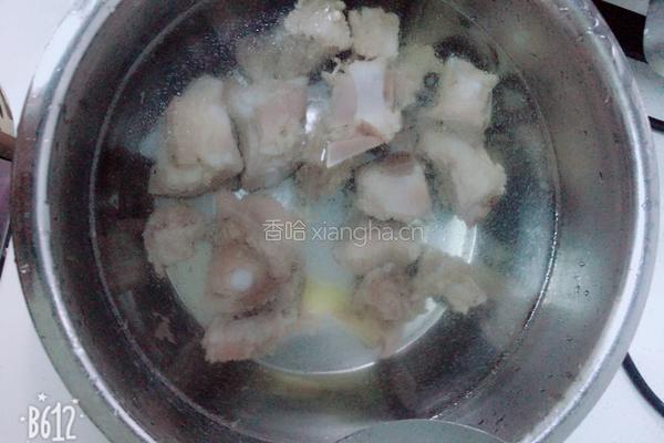 营养玉米排骨汤的做法图解4