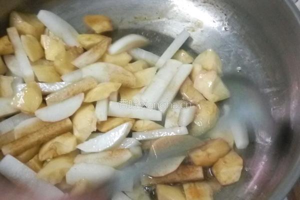 牛肉炖萝卜土豆的做法图解2