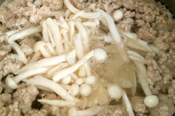 海鲜菇山药肉汤的做法图解5