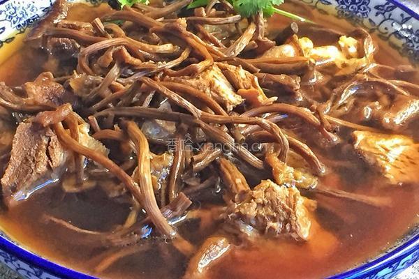 茶树菇骨头汤的做法图解5