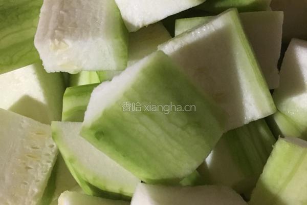 丝瓜炒肉片的做法图解1