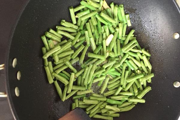 炒长缸豆的做法图解6