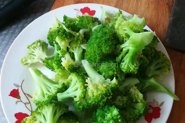 蒜香西蓝花的做法图解4