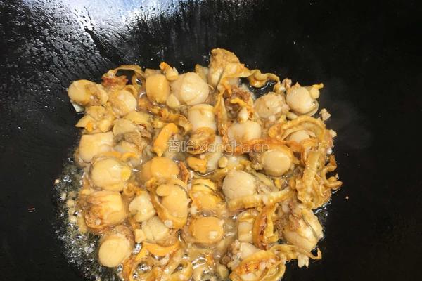 小扇贝肉炒苦瓜的做法图解4