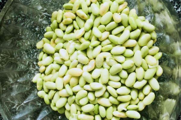 黑椒牛肉青豆盖的做法图解1