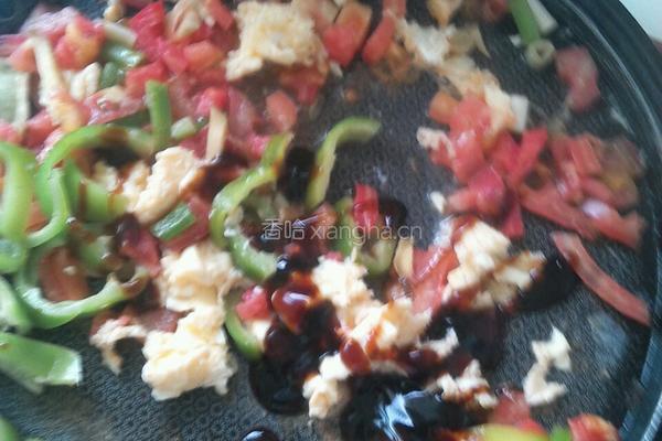 西红柿青椒炒鸡蛋的做法图解8