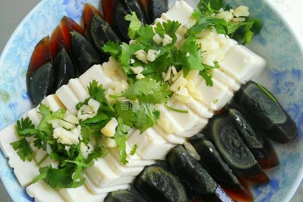 皮蛋豆腐的做法图解4