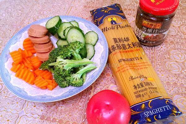 黑椒意面的做法图解1