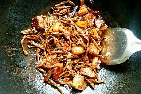 干豆角烧肉的做法图解11