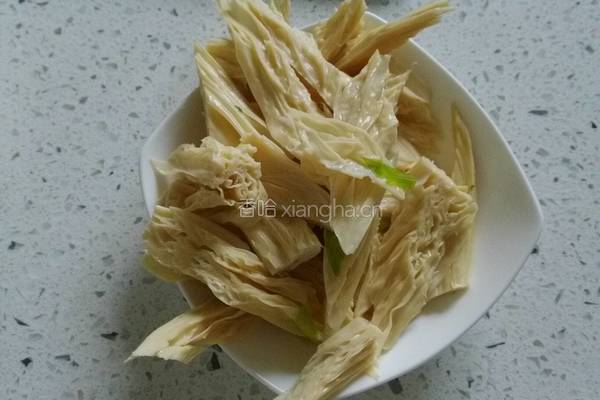 芹菜拌腐竹的做法图解6
