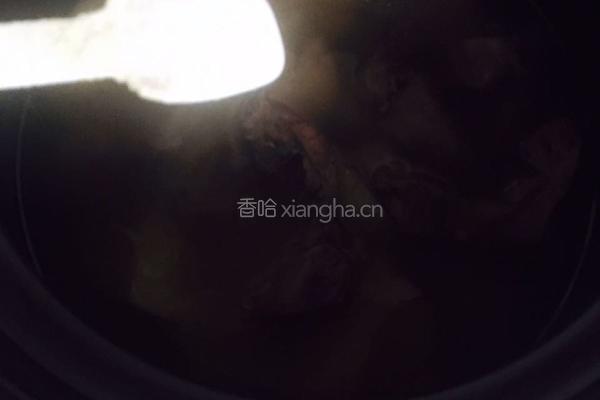 㔫骨莲藕汤的做法图解14