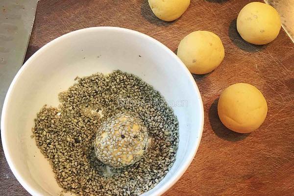 手工零食-芝麻小丸子（空气炸锅版）的做法图解5