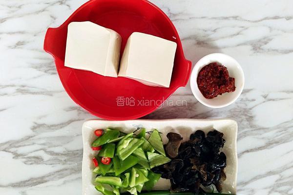 家常木耳烧豆腐的做法图解2