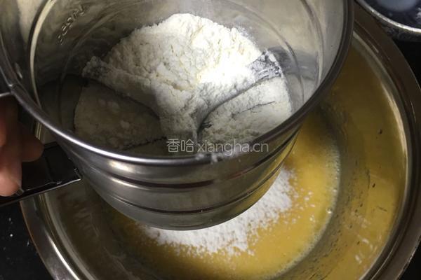 八寸爱心蛋糕的做法图解3