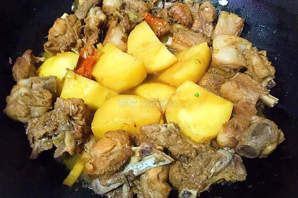 铁锅炖-排骨土豆花卷锅的做法图解25