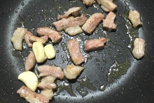 荷兰豆炒肉的做法图解2